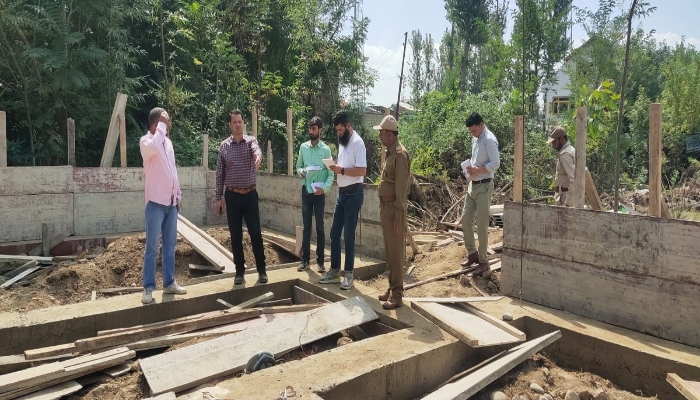 Conservator of Forests South Circle inspects Forest Campus, Bijbehara