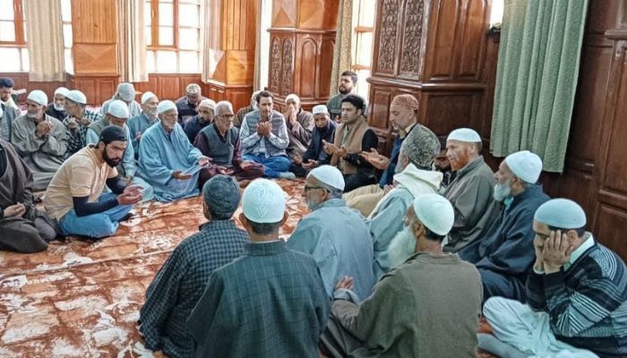 Manzoor Bhat greets people on Eid-e-Milad-un-Nabi (SAW)