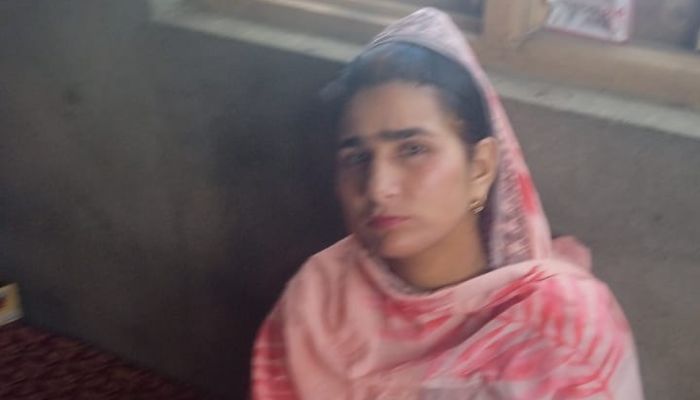 Masroor Colony Women missing from his home:if anyone have any information regarding that kindly inform: Bemina Police