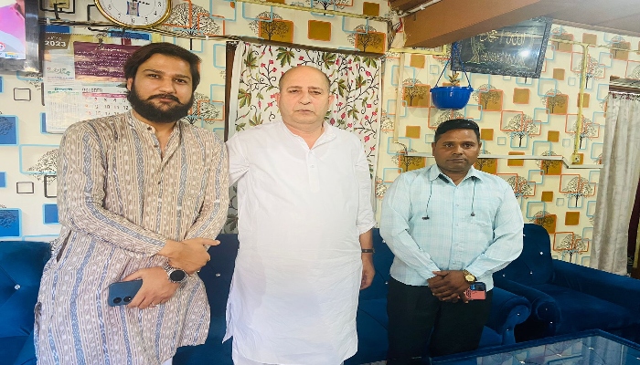 Delegations from Senior Leaders call on JDU Party President to inform him about the public issues