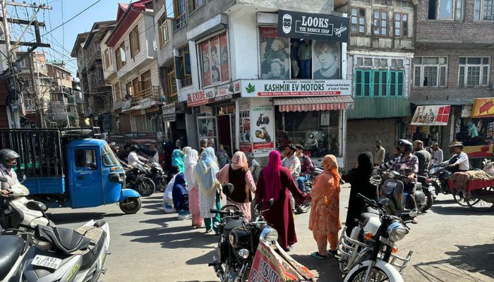 Habba Kadal residents protest over water shortage