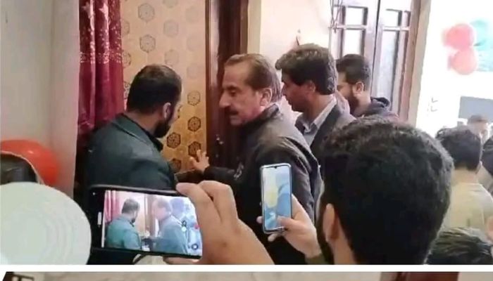 Syed Aijaz Kashani inaugurate’s Nukth Boutique and Almond Man Power Employment Cansultancy office in Srinagar