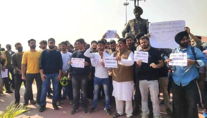 Sunil Dimple gave a ten days ultimatum to j&k govt to declare, out the SI sub inspector selection list result or face the mass agitation, sent a memorandum to the govt of india